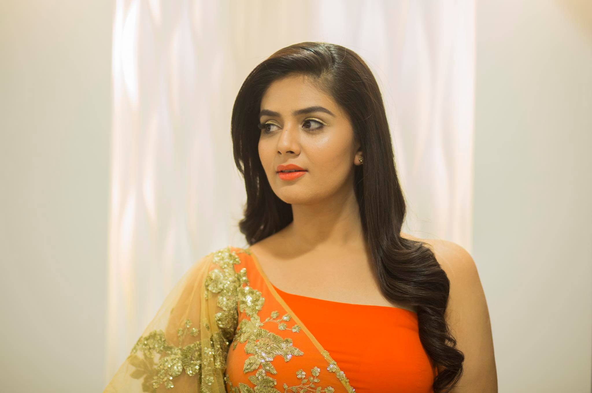 Sreemukhi Wiki, Biography, Age, Height, Family, Movies, Photos