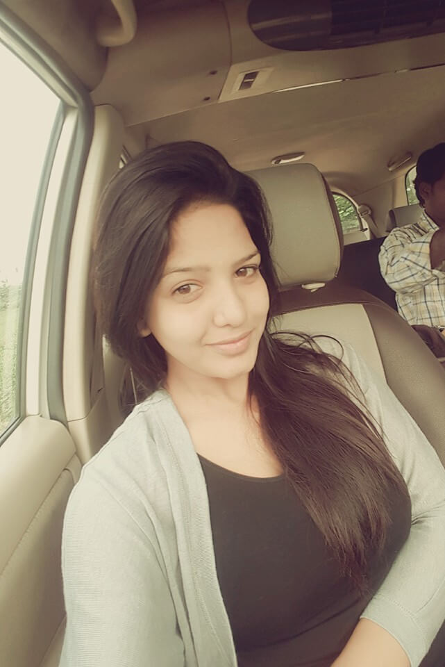 Pavani Reddy Images