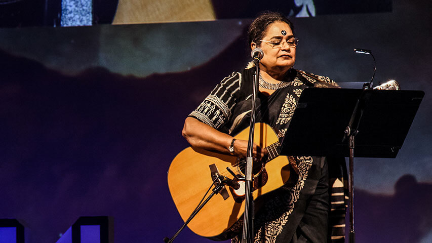 Usha Uthup wiki