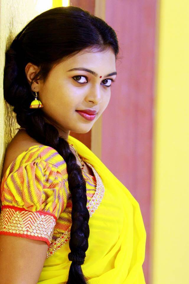 Mridula Vijai Wiki, Biography, Age, Family, Serials, Images - News Bugz