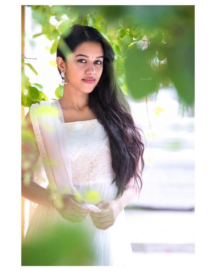 Mirnalini Ravi Images