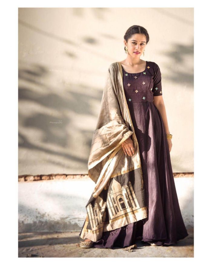 Mirnalini Ravi Images