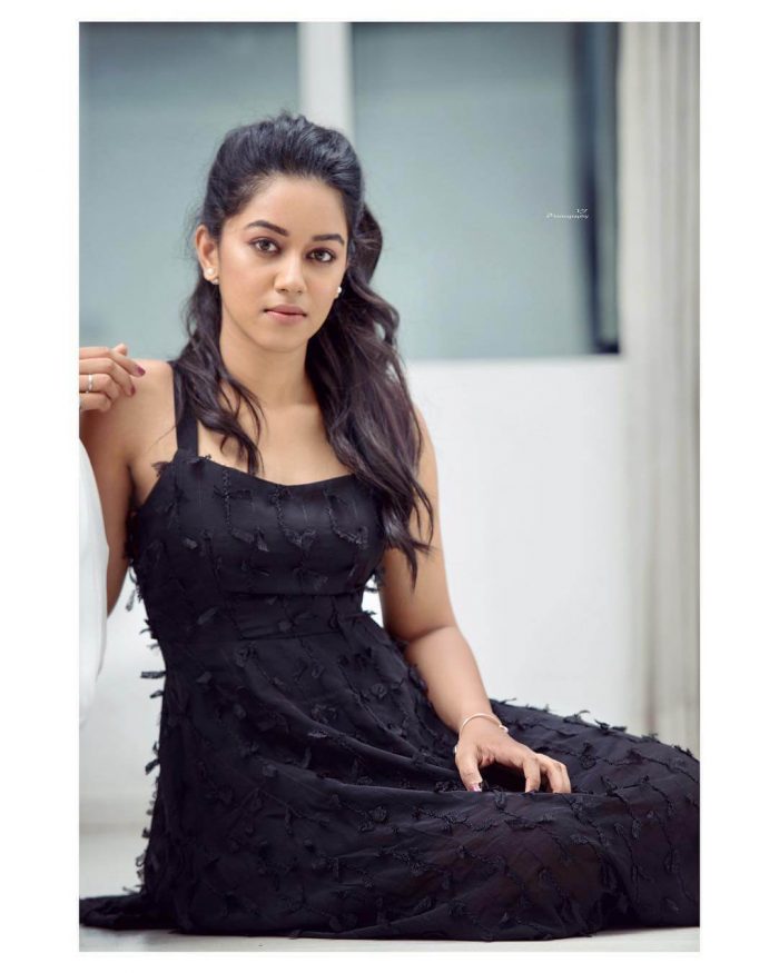 Mirnalini Ravi Images