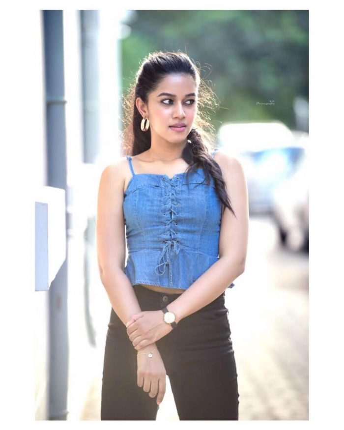 Mirnalini Ravi Images