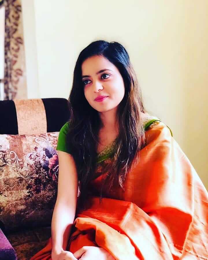 Garima Singh IAS Images
