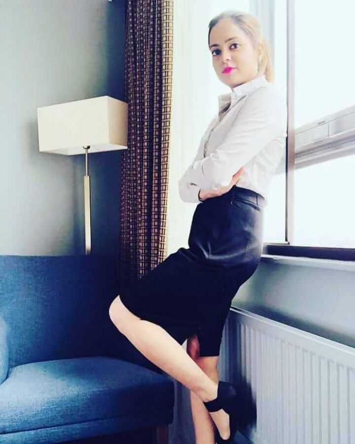 Garima Singh IAS Images