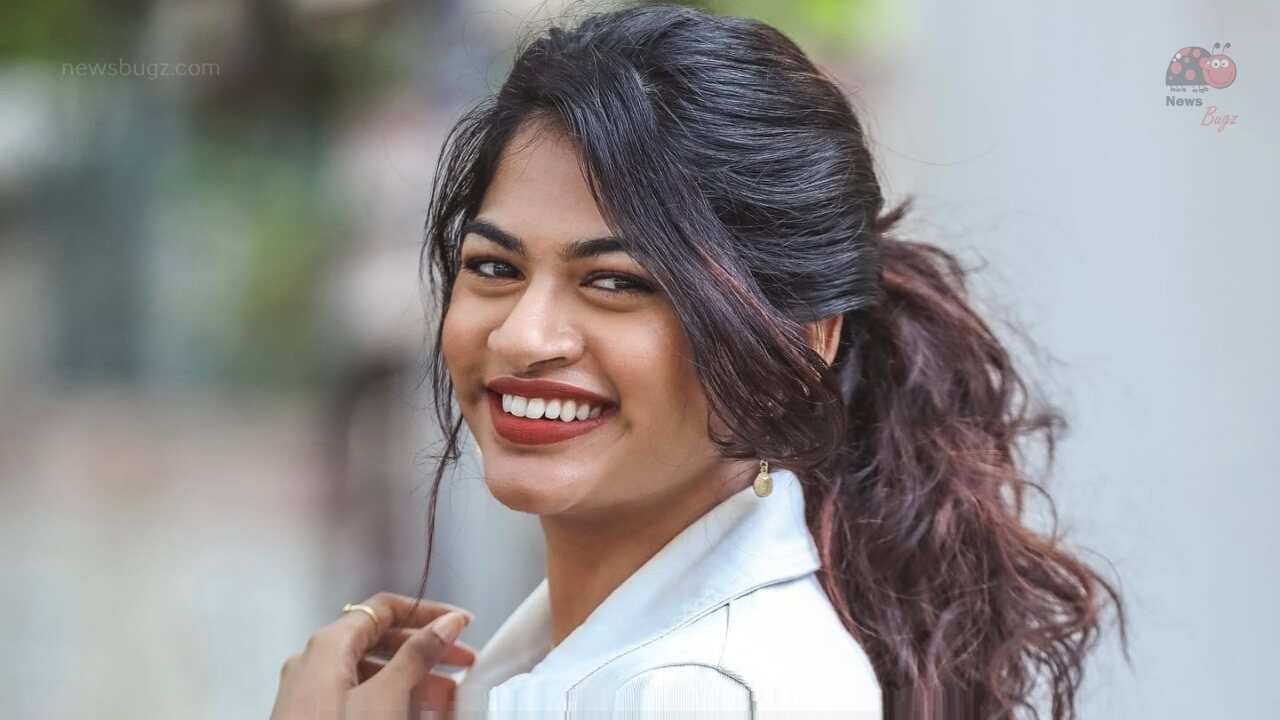 Stella Ramola Dhinakaran Wiki, Biography, Age, Songs, Family, Images - News  Bugz