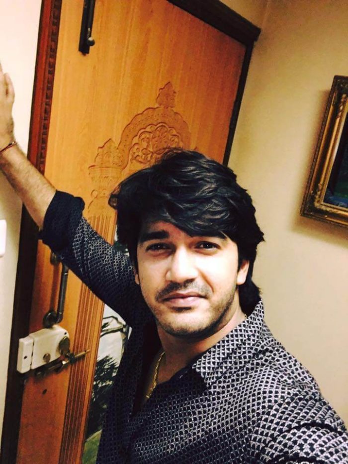 Madhav Deochake Images