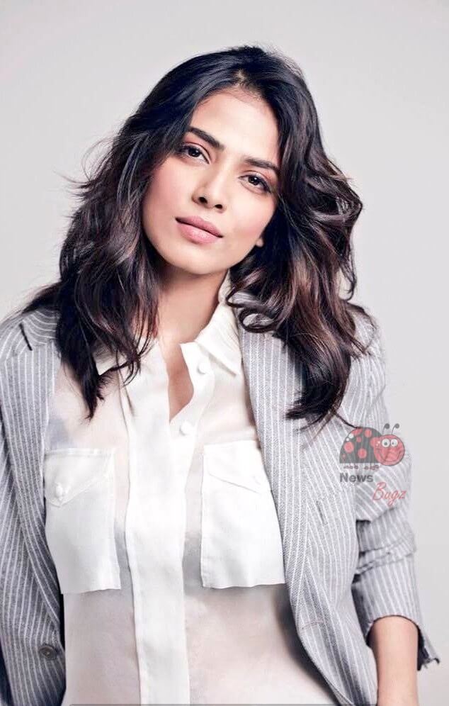 Malavika Mohanan Images