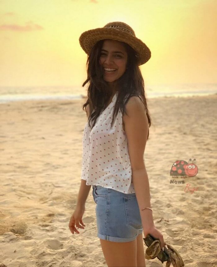 Malavika Mohanan Photos