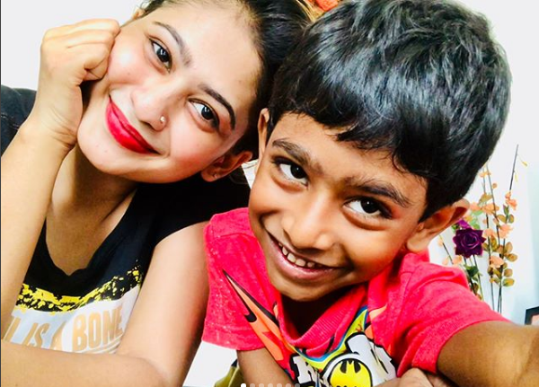 Piumi Hansamali with her son