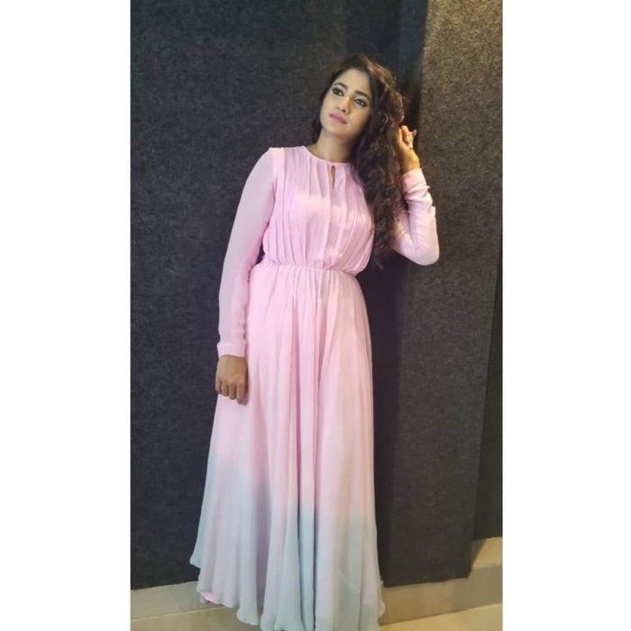 Losliya Images