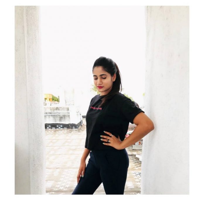 Losliya Images