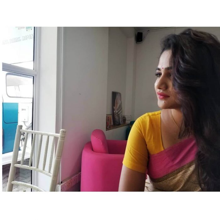 Losliya Images