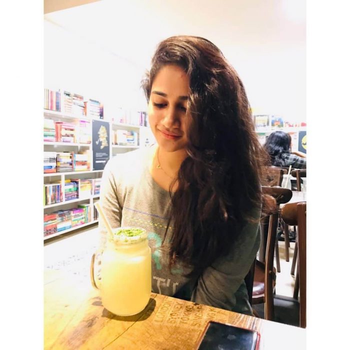 Losliya Images
