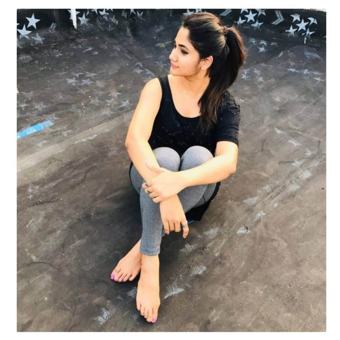 Losliya Images