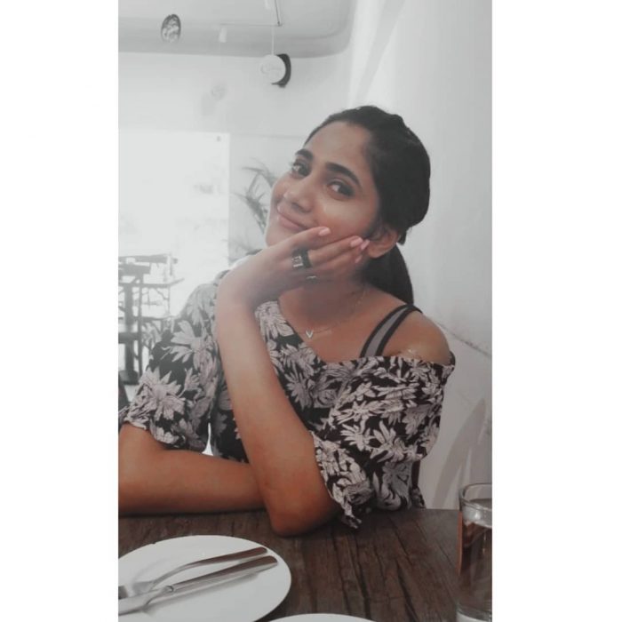 Losliya Images