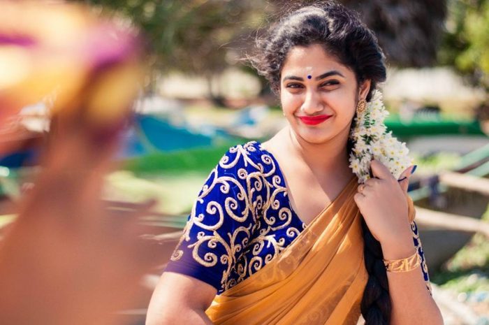 Losliya Images