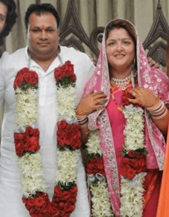 Sunaina Rpshan Husband Mohan Nagar