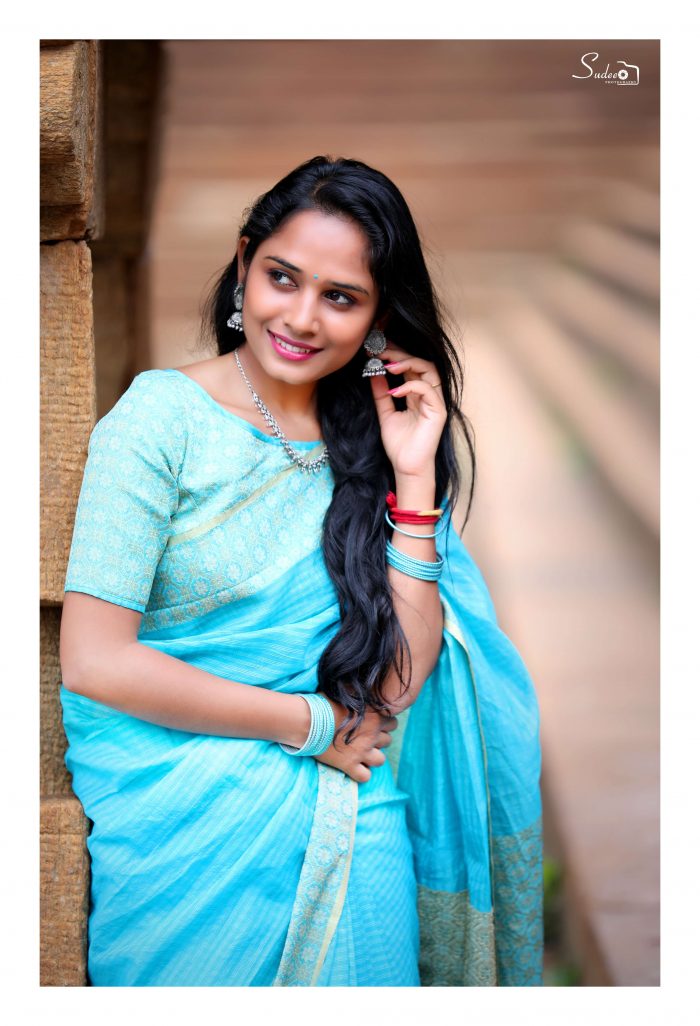 Latest Images Bindushree in Saree