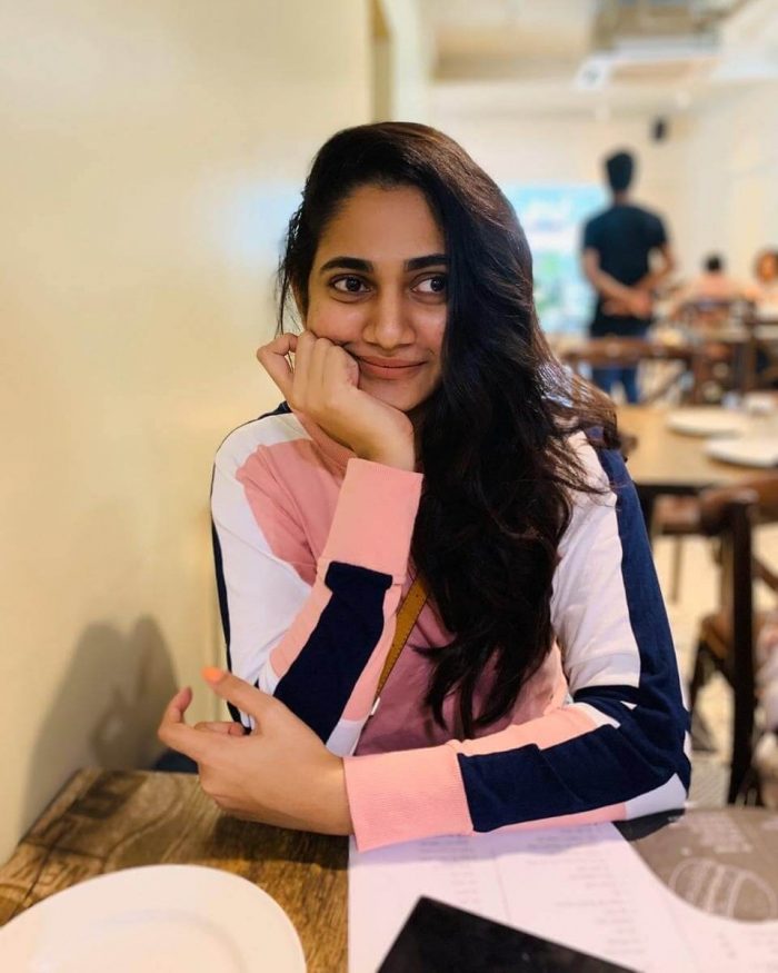 Losliya Images
