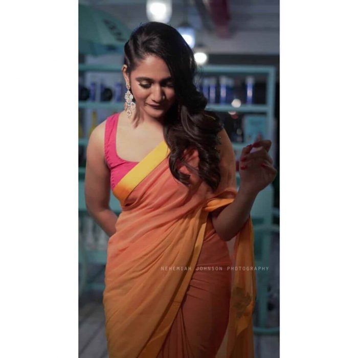Losliya Images