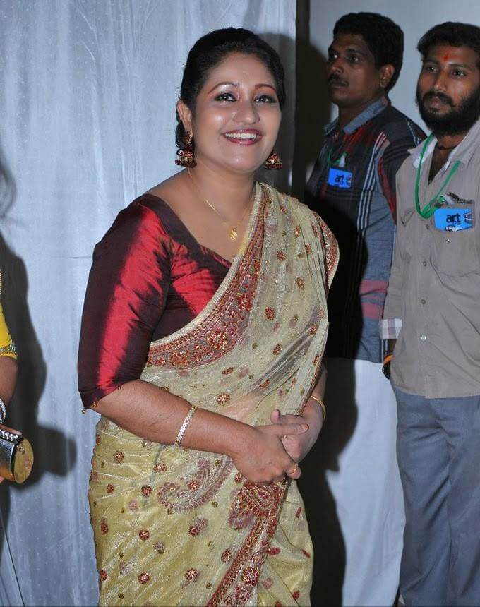 Thesni Khan