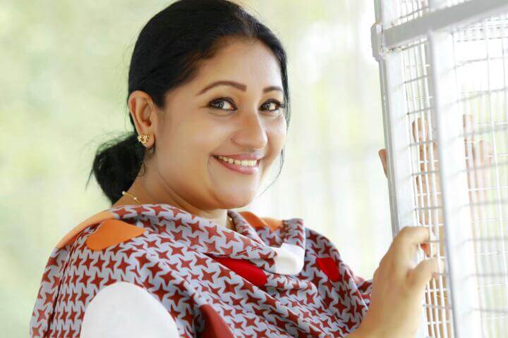 Thesni Khan