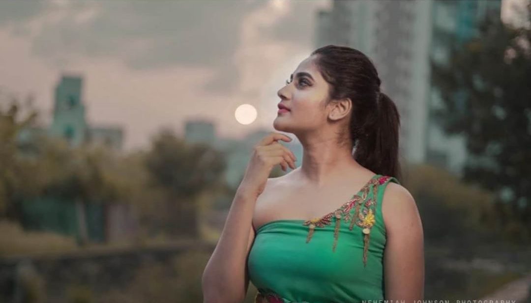 Losliya Photo Gallery