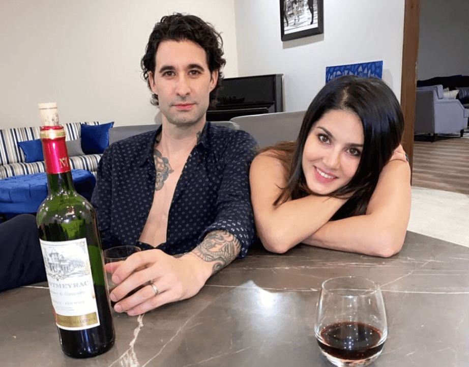 Quarantine: Sunny Leone's Date Night Photo with husband Daniel Goes Viral -  News Bugz