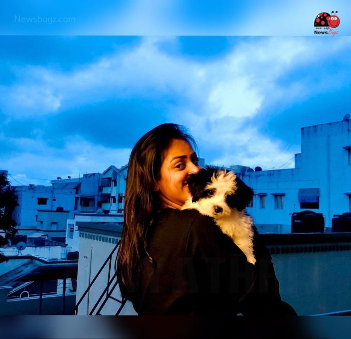 Gayathri Dolly D Cruze
