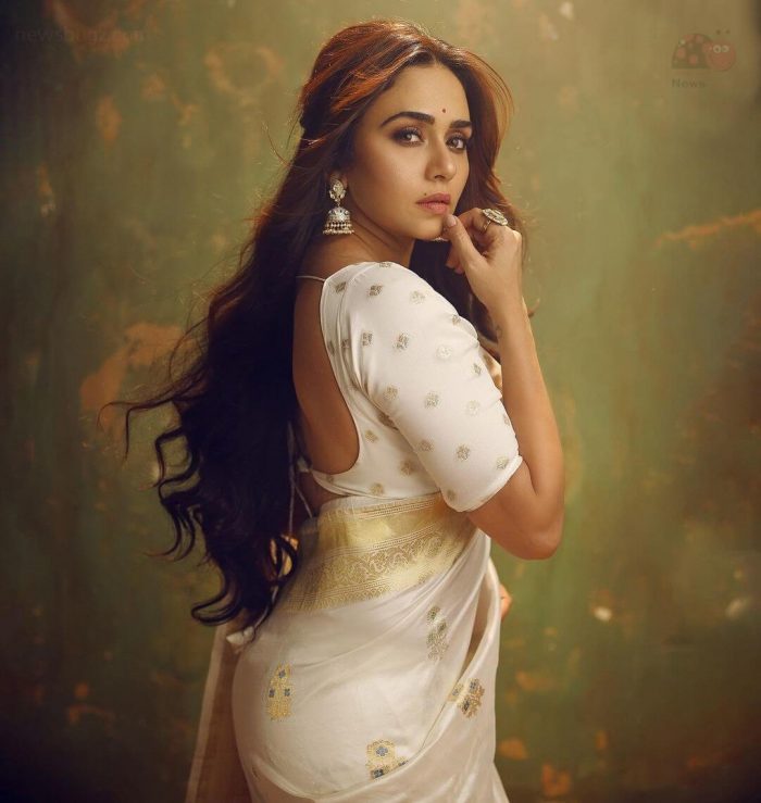 Amruta Khanvilkar