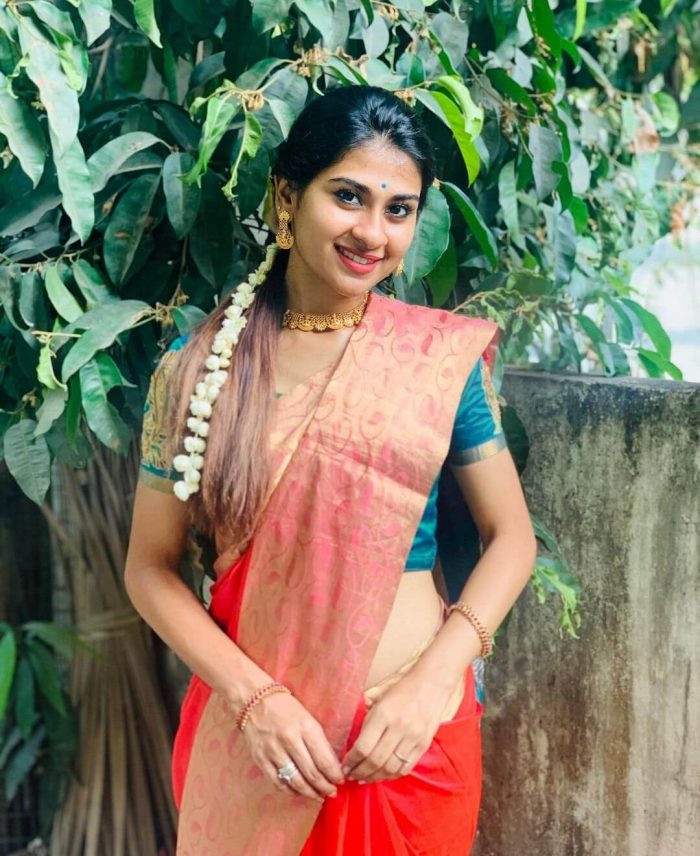 Nithyashree Venkataramanan Wiki, Biography, Songs, Albums, Images ...