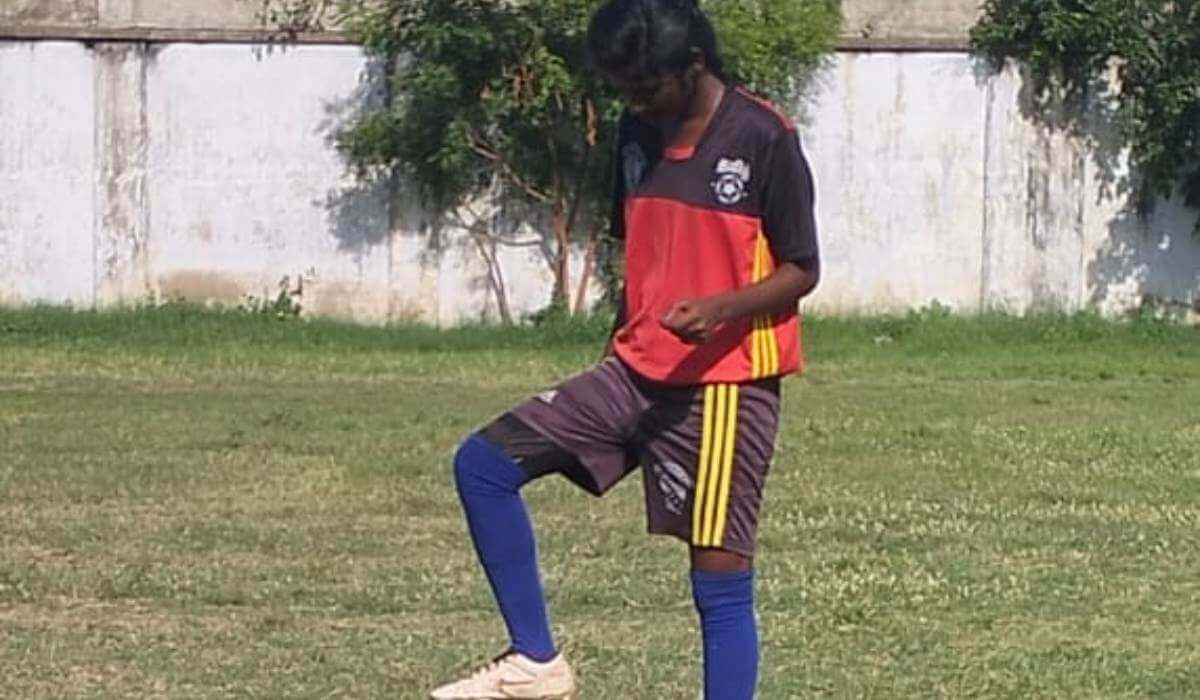 priya football player